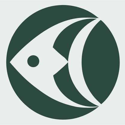 Geometric Fish Circle Badge #e8efe9/#2d4a3e