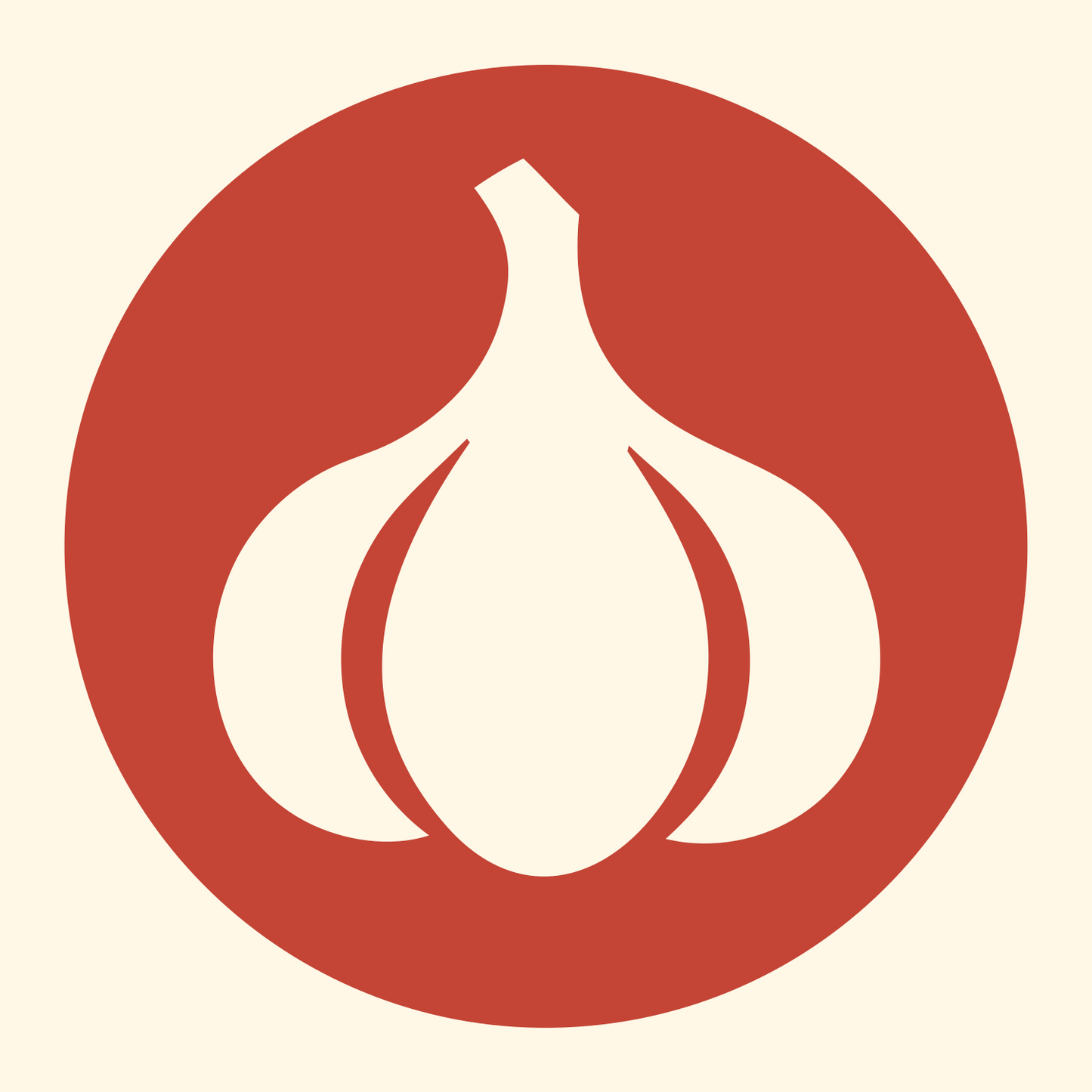 Negative Space Garlic Circle Badge #fff8e7/#c44536
