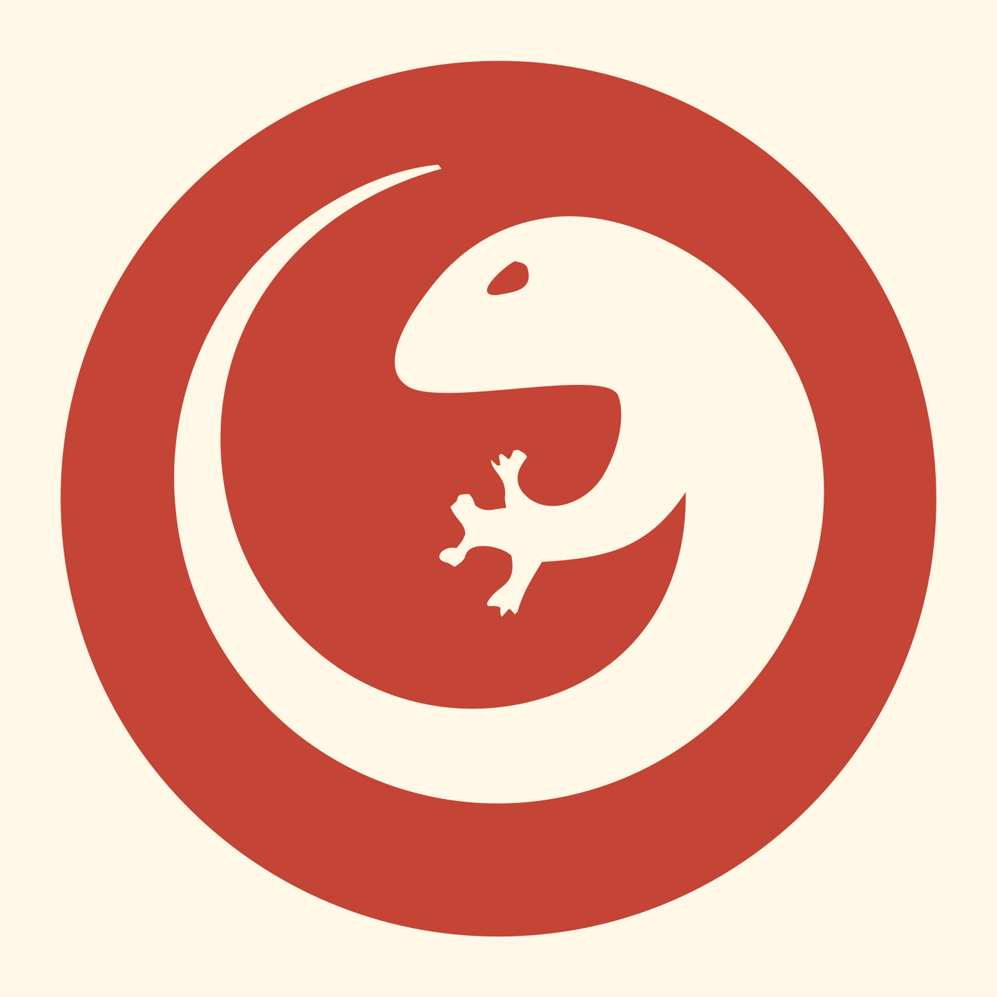 Negative Space Gecko Circle Badge #fff8e7/#c44536