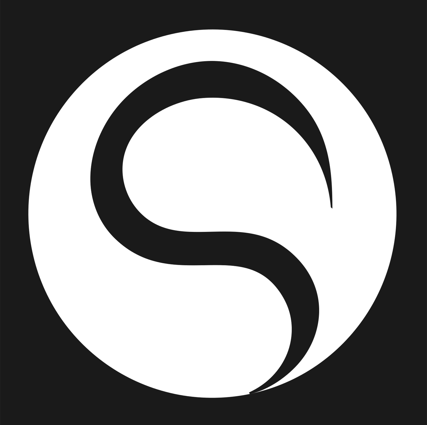 Negative Space S Circle Badge #1a1a1a/#ffffff